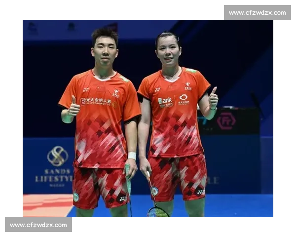 甜蜜暴击！羽毛球混双冠军情侣档，羡煞旁人！